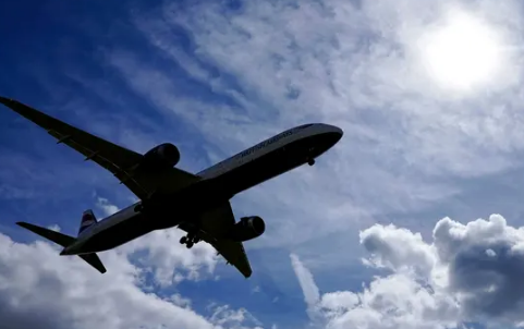 进出英国的航空旅行在 2021 年下降了 71%